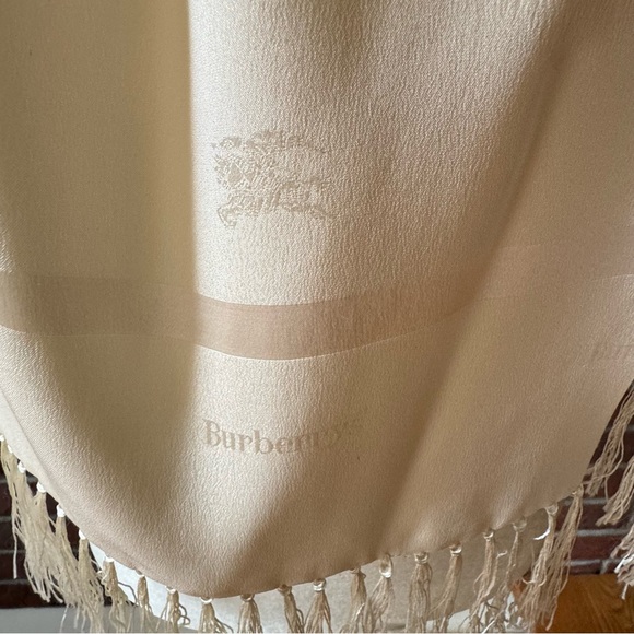 •Burberry Cream 100% Silk Fringed Scarf Embossed Logo & Brand Name Vintage Scarf - Picture 15 of 16